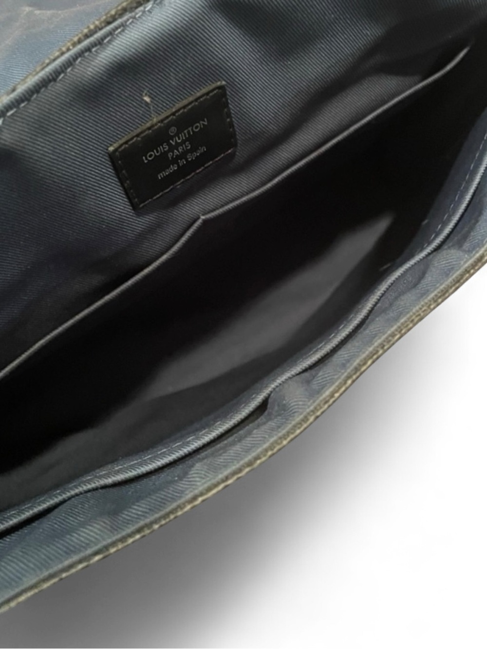 ✨💎LOUIS VUITTON💎✨ Damier Graphite & Blue Messenger Bag - Picture 8 of 14
